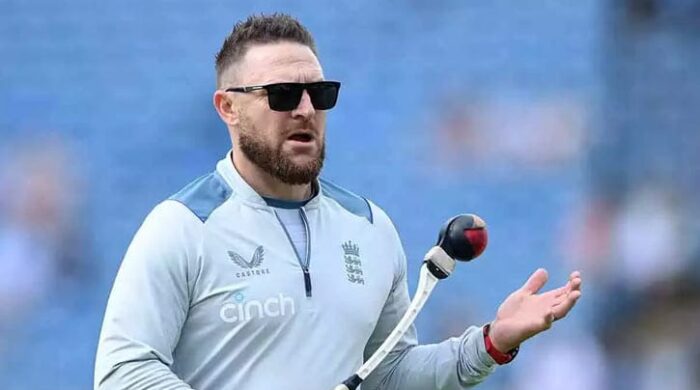 অ্যাশেজ বিপর্যয়ের পরও সমর্থকদের বিশ্বাস রাখতে বললেন ম্যাককলাম