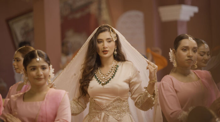 উৎসবের আমেজে মুজা–সানজানার নতুন গান ‘মাইয়া’তে রোমান্স ও ব্যক্তিত্বের সুর