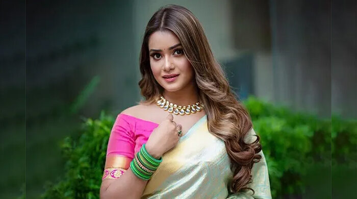 তানজিন তিশা অর্থ আত্মসাত অভিযোগের জেরে মুখ খুললেন