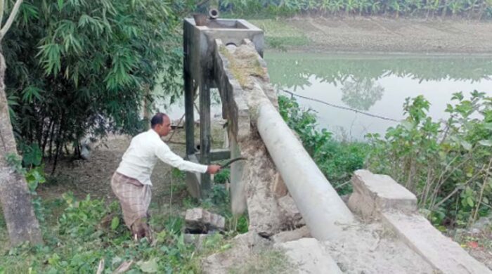 সেচ নালার ক্ষয়ে ক্ষতিগ্রস্ত কৃষক, ধান চাষ অনিশ্চয়