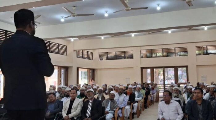 আলেমরা সমাজ পরিবর্তনে অল্প সময়ের মধ্যে গুরুত্বপূর্ণ ভূমিকা রাখতে পারেন: জেলা প্রশাসক