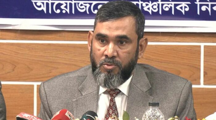 স্বচ্ছ নির্বাচনে গণমাধ্যমই প্রধান শক্তি: ইসি সানাউল্লাহ