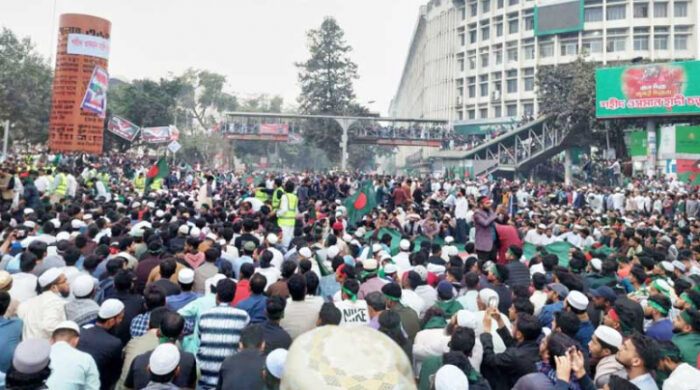 শহীদ হাদি হত্যার বিচার দাবিতে শাহবাগে অবস্থান, যানজট