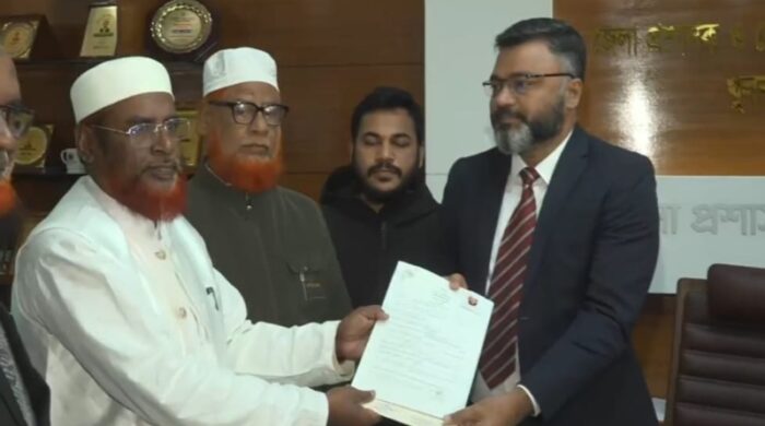 খুলনা-৫ আসনে জামায়াতের গোলাম পরওয়ার মনোনয়নপত্র জমা