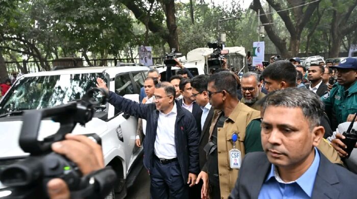 নয়াপল্টনের কেন্দ্রীয় কার্যালয়ে যাচ্ছেন তারেক রহমান