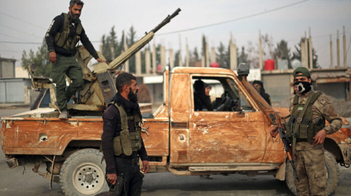 সিরিয়ায় সেনাবাহিনী–এসডিএফ সংঘর্ষ, নিহত ২ আহত ১৩