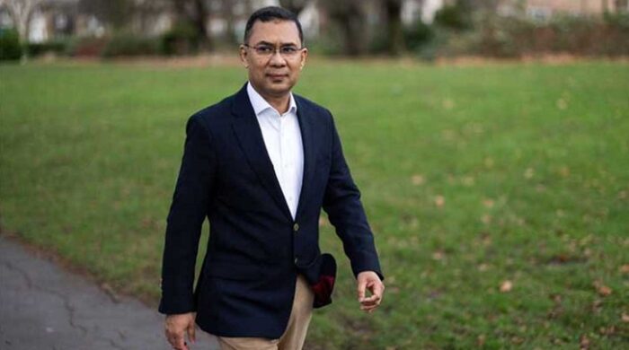 তারেক রহমান শহীদ রাষ্ট্রপতি জিয়ার কবর জিয়ারত করলেন