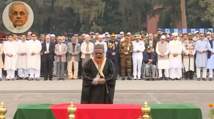 মুক্তিযুদ্ধের কিংবদন্তি এ কে খন্দকারকে রাষ্ট্রীয় বিদায়