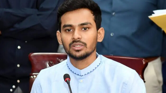 আসিফ এনসিপিতে যোগ দিলেন, নির্বাচনে অংশ নেবেন না