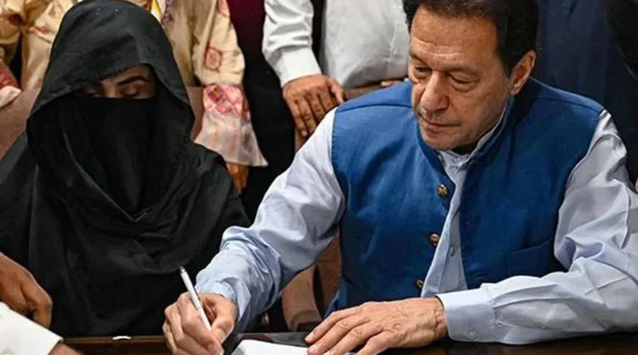 ইমরান খান ও বুশরা বিবির