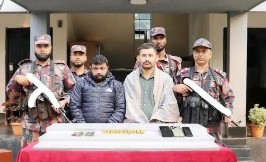 যশোরে ১০ স্বর্ণের বারসহ দুই যুবক আটক