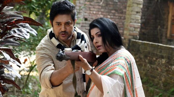 বিজয়ের গল্পে মানবিক সাহসের প্রতীক মৌ-এর ‘ডাক্তার বাড়ি’