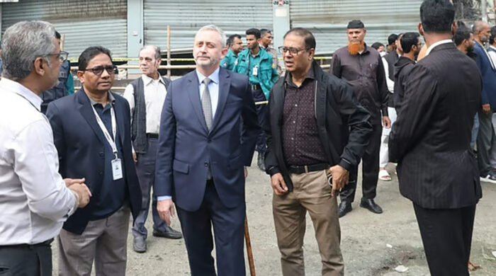 দুই পত্রিকায় হামলা: আইনের শাসন ও মতপ্রকাশের স্বাধীনতা প্রশ্নে