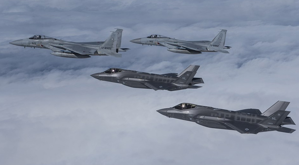 ইসরাইলকে এফ-১৫ যুদ্ধবিমান দেবে যুক্তরাষ্ট্র