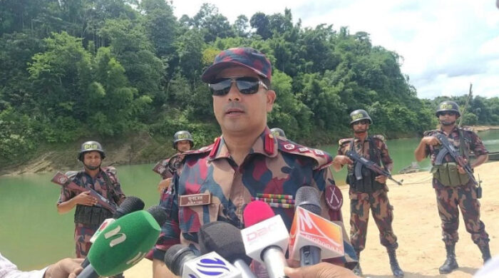 নির্বাচন সামনে রেখে লালমনিরহাট সীমান্তে বিজিবির কঠোর পাহারা