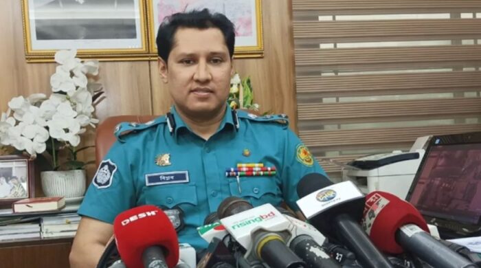 বিপ্লব কুমার ও স্ত্রীর ব্যাংক হিসাব অবরুদ্ধ