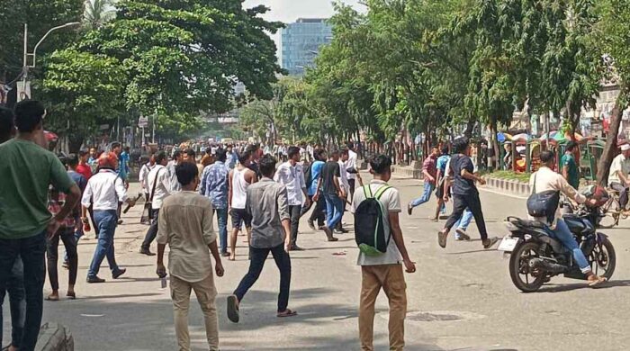 সায়েন্সল্যাবে ঢাকা কলেজ–আইডিয়াল কলেজে তীব্র সংঘর্ষ