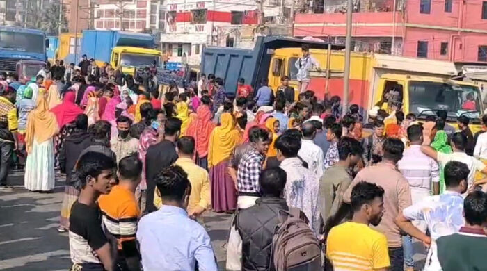 কালিয়াকৈর শ্রমিক বেতন বিক্ষোভ