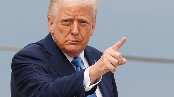 ট্রাম্প গ্রিনল্যান্ড কঠোর অবস্থান