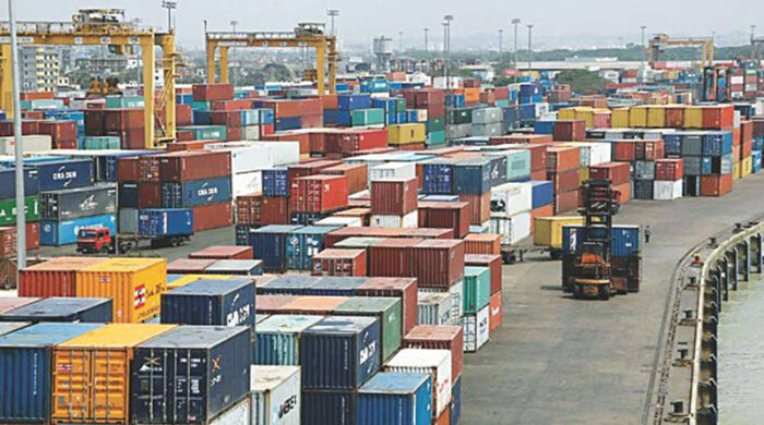 নিলাম জটেই বন্দি কনটেইনার, বেকায়দায় চট্টগ্রাম কাস্টমস