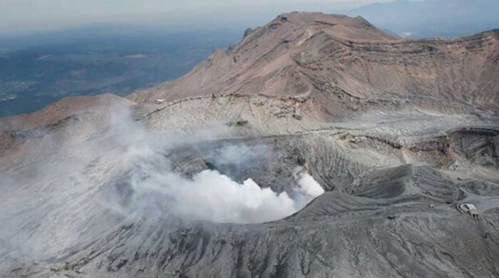 জাপানে আগ্নেয়গিরির কাছে হেলিকপ্টার নিখোঁজ