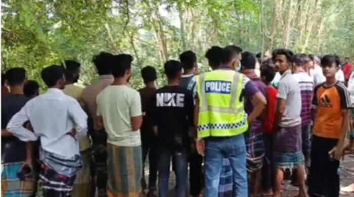 চুয়াডাঙ্গায় পরিত্যক্ত কোয়ার্টারে যুবকের অর্ধগলিত মরদেহ উদ্ধার