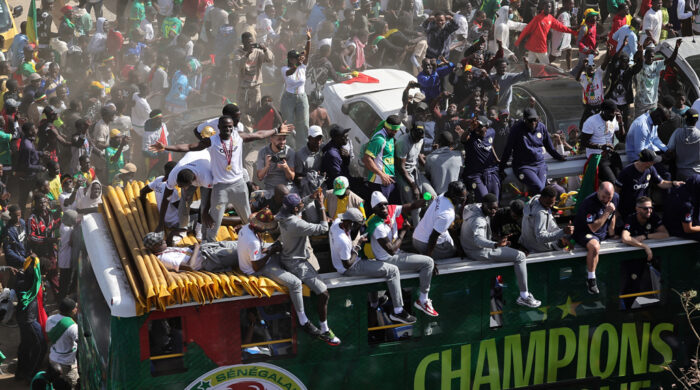 আফকন জয়ে রাষ্ট্রীয় সম্মান: মানেদের ঘর বানাতে দিল সরকার জমি