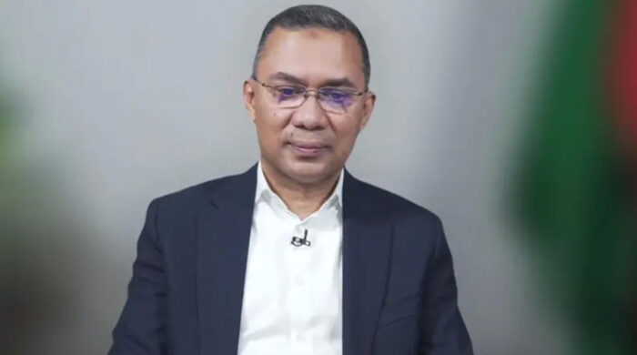 নৌবাহিনীর হেডকোয়ার্টারে জুমার নামাজ আদায় করলেন তারেক রহমান