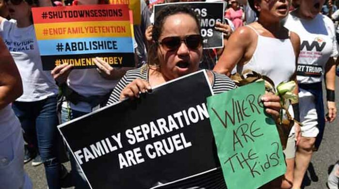 ট্রাম্পের অভিবাসন নীতির বিরুদ্ধে বিক্ষোভ