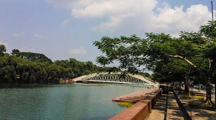জিয়া উদ্যানের পাশে লেক রোড সর্বসাধারণের জন্য খোলা