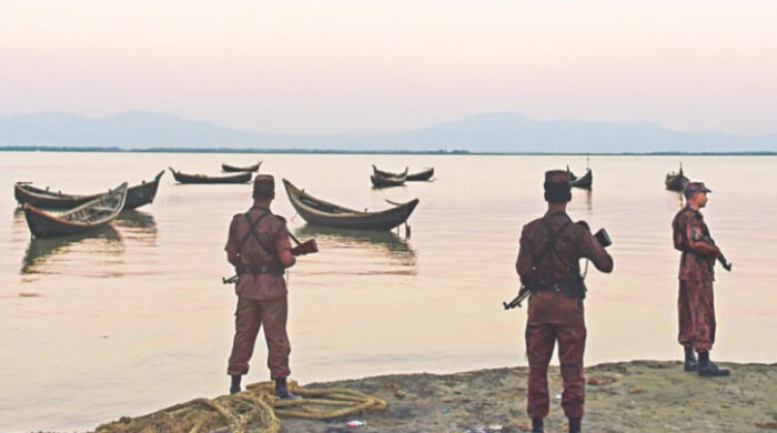 নাফ নদীতে মিয়ানমারের গুলিতে বাংলাদেশি জেলে আহত