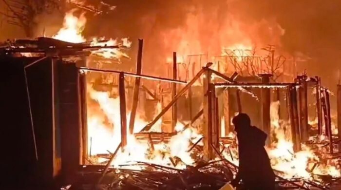 রোহিঙ্গা ক্যাম্পে ভয়াবহ অগ্নিকাণ্ড