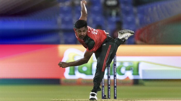 রাজনৈতিক লড়াই জিতলেও ক্রিকেট যুদ্ধে হেরে গেছি