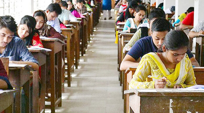 ৫০তম বিসিএস: লাখো স্বপ্নের পরীক্ষায় আজ বসেছে বাংলাদেশ