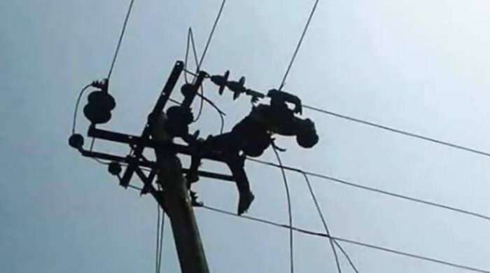 খেলার মাঠেই নিভে গেল কিশোরের জীবন, ফেনীতে বিদ্যুৎস্পৃষ্টে শোক