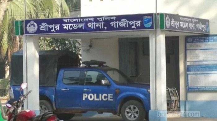 গাজীপুরে মাদক ব্যবসায়ীদের হামলায় চার পুলিশ সদস্য আহত, গ্রেপ্তার ১০