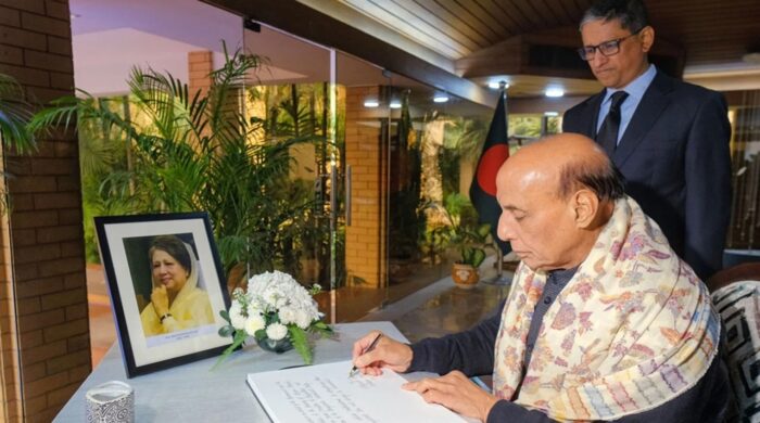 রাজনাথ সিংয়ের শ্রদ্ধা