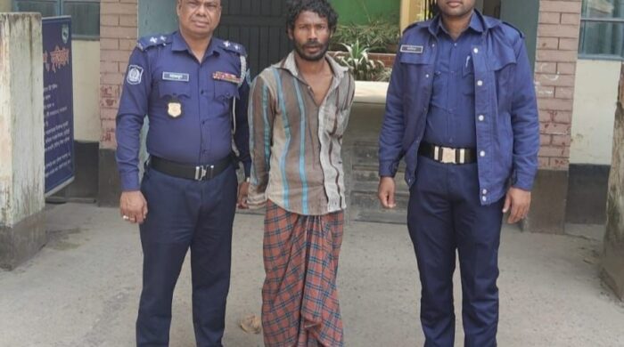 পারিবারিক বিরোধে লাঠির আঘাতে মামার মৃত্যু, ভাগনে আটক