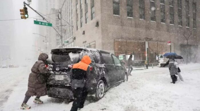 যুক্তরাষ্ট্রে ভয়াবহ শীতকালীন ঝড় বিপর্যয়