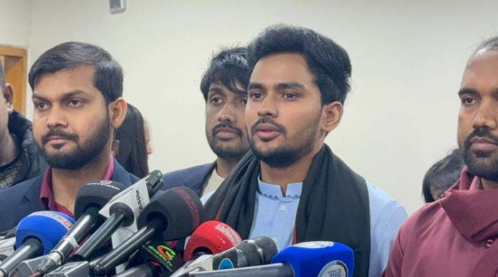 ত্রয়োদশ জাতীয় সংসদ নির্বাচনের উত্তেজনা ও গণতান্ত্রিক প্রত্যাশার মাঝে রাজধানীর ভোটকেন্দ্রে উপস্থিত হয়ে জাতীয় নাগরিক পার্টির (এনসিপি)