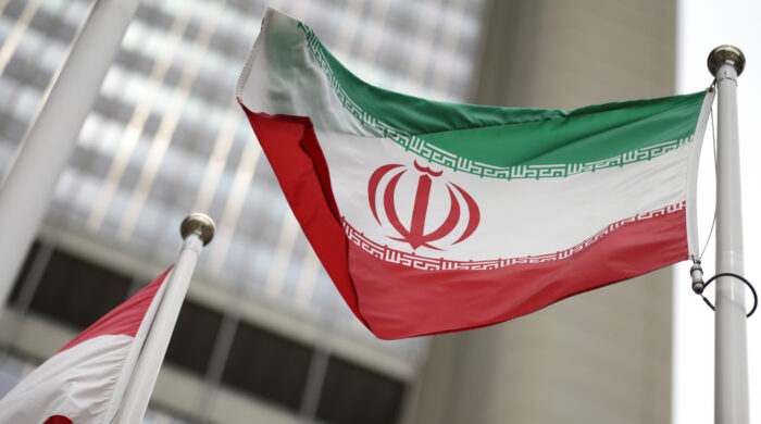 ইরান ইউরেনিয়াম নিষেধাজ্ঞা আলোচনা