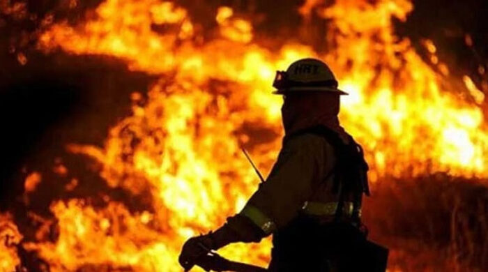 মিরপুরে নির্মাণাধীন ভবনে অগ্নিকাণ্ডের ঘটনা