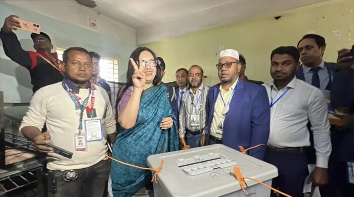 ভোট দিয়ে অভিযোগ করলেন রুমিন ফারহানা, শতভাগ জয়ের আশাবাদ