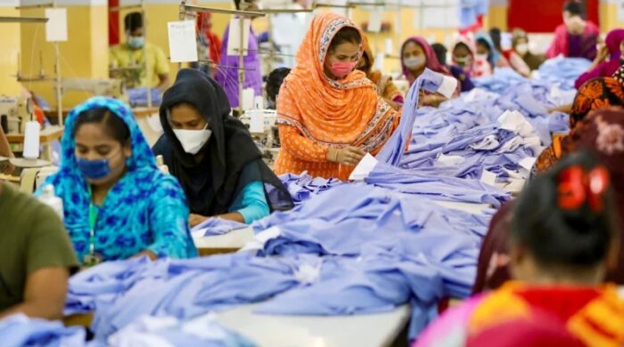ইউরোপীয় বাজারে বাংলাদেশি পোশাকের দাম কমছে