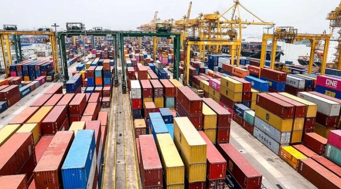 চট্টগ্রাম বন্দরের অচলাবস্থায় ক্ষতিগ্রস্ত ব্যবসা ও রপ্তানি