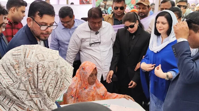 ভাষানটেকে জুবাইদা রহমানের ফ্রি মেডিকেল ক্যাম্প