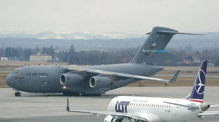 সীমান্তে রুশ হামলার জেরে পোল্যান্ডের দুই বিমানবন্দর বন্ধ