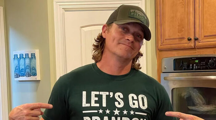 চলে গেলেন থ্রি ডোরস ডাউনের কণ্ঠস্বর ব্র্যাড আর্নল্ড