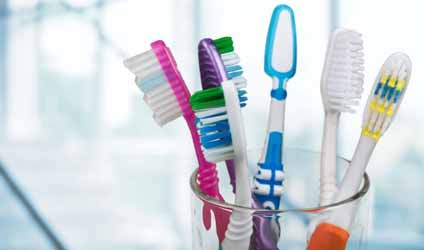 কত মাস পর বদলাবেন টুথব্রাশ, জানুন দন্তস্বাস্থ্যের জরুরি কথা