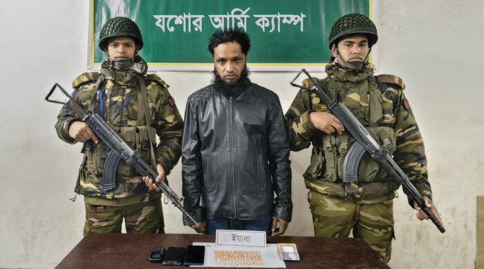 যশোরে পেটভর্তি ইয়াবা সহ যুবক আটক